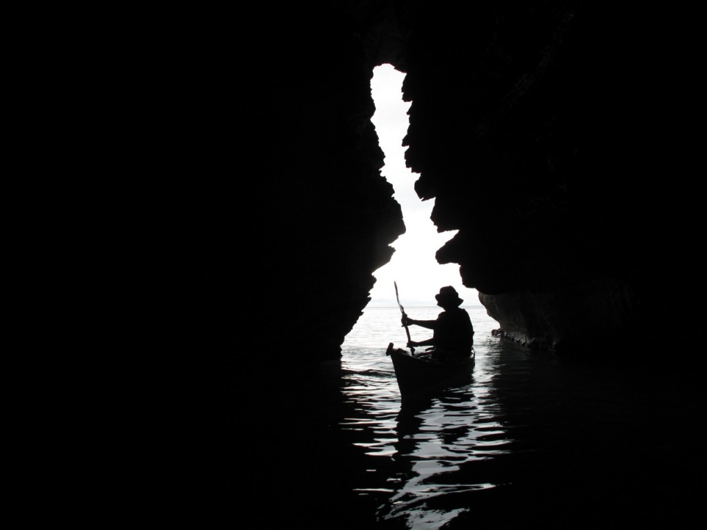 Francesco_exploring_a_cave